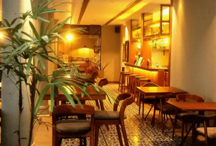 Restaurants & Local Dining around Colombo